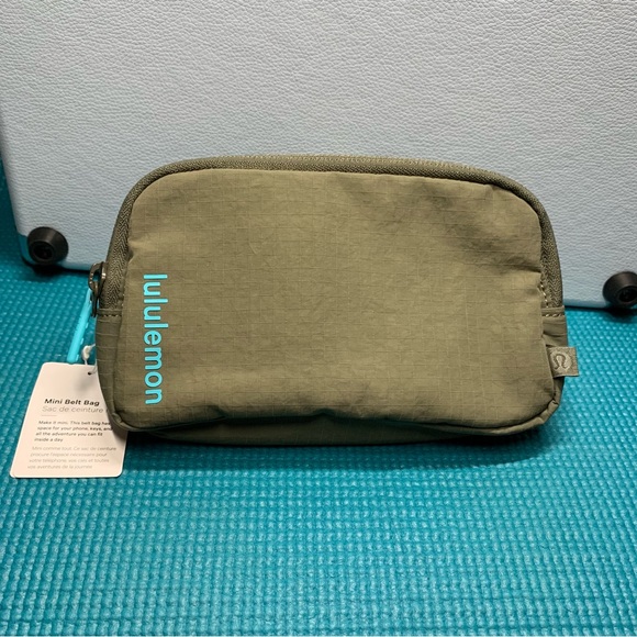 LULULEMON Carob Brown Mini Belt Bag - Picture 1 of 12